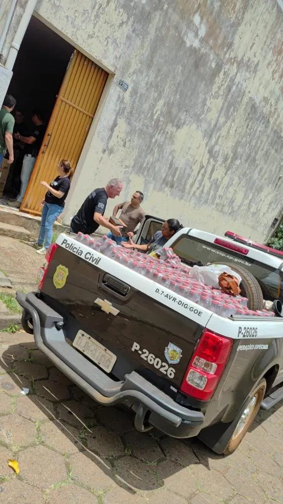 Polícia Civil faz nova apreensão de produtos potencialmente impróprios para consumo em loja na Vila Martins II